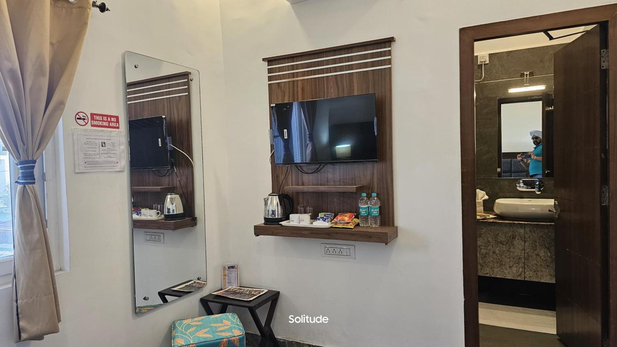 Solitude, The Boutique Hotel Халдвани Экстерьер фото